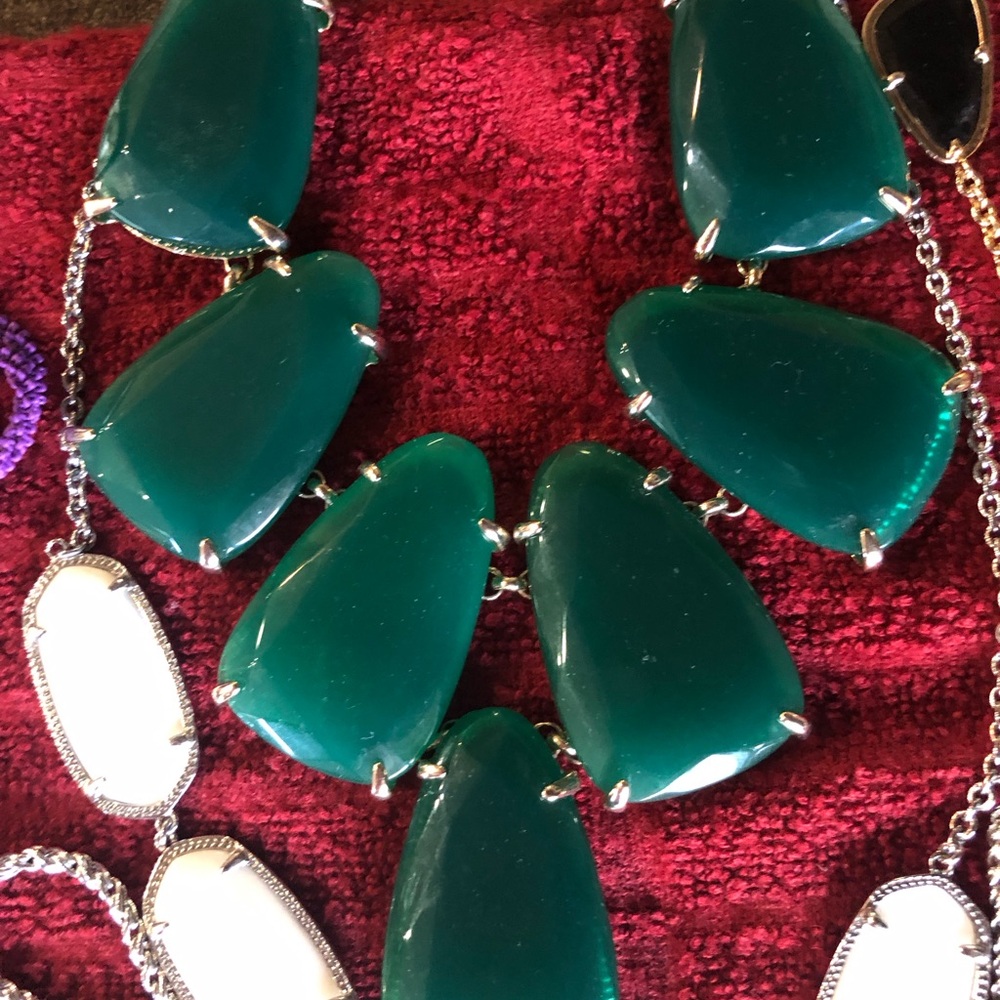 Kendra Scott gold Harlow in emerald green